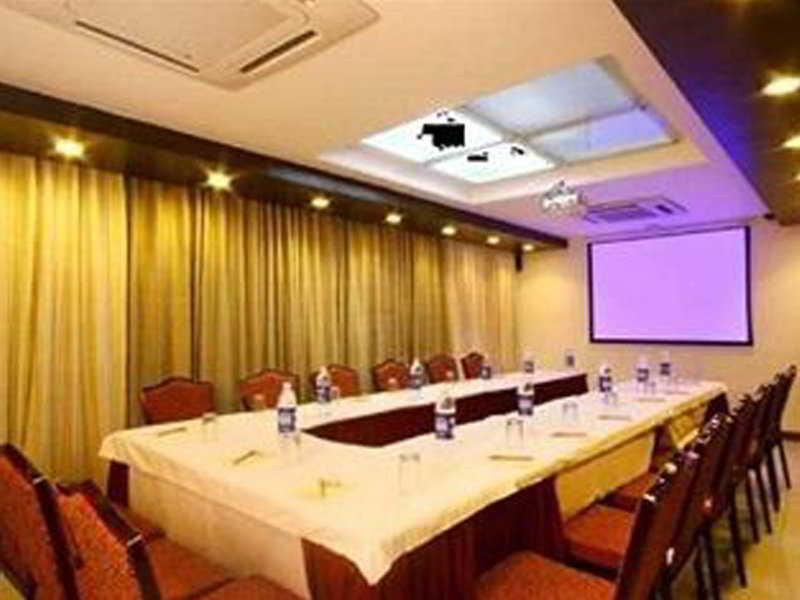 Hotel Mandakini Ambience Pune Zewnętrze zdjęcie